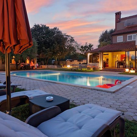 Guesthouse "Barboska" - Big Outdoor Swimming Pool & Private Tennis Court Воднян Экстерьер фото