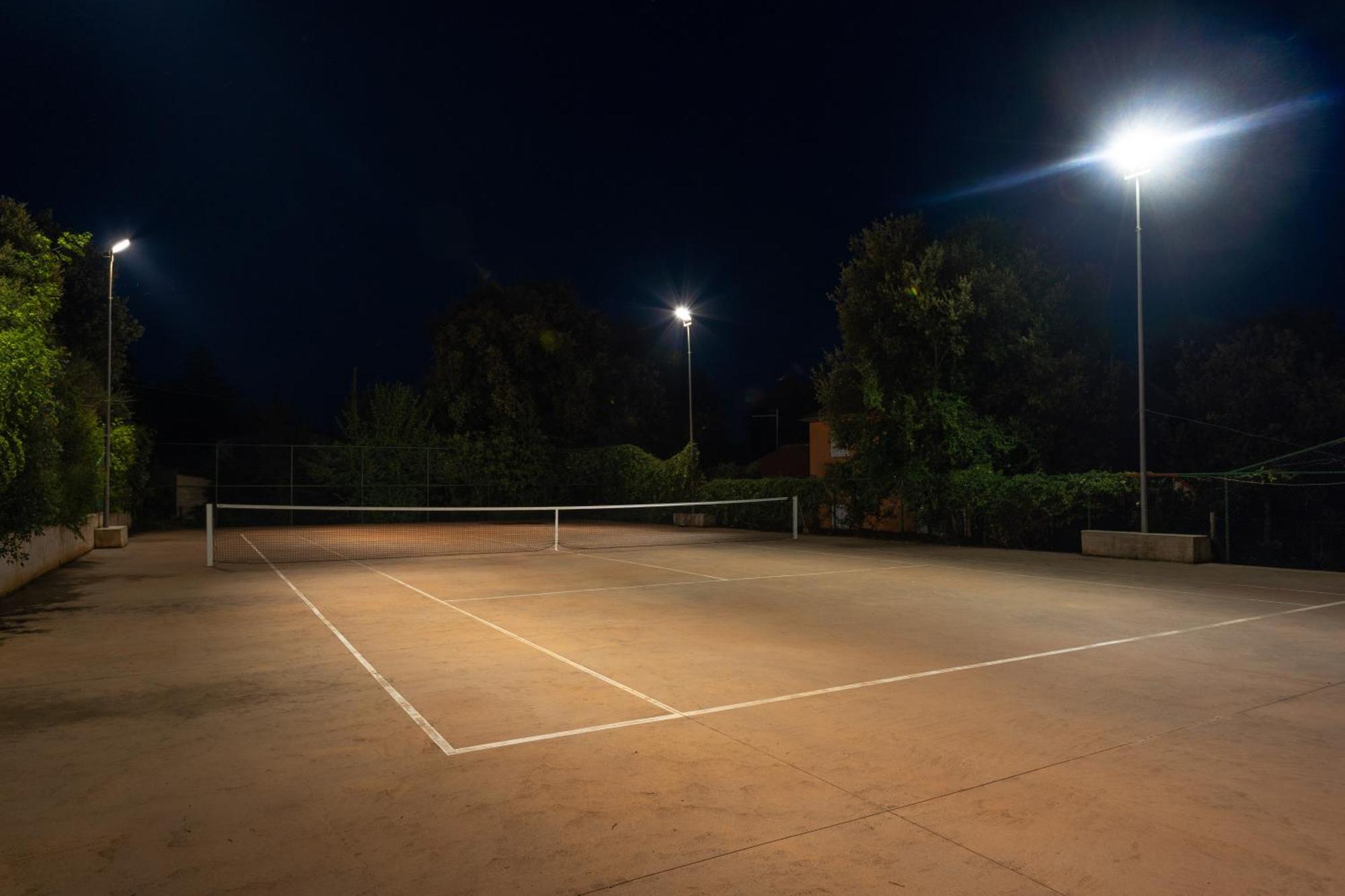 Guesthouse "Barboska" - Big Outdoor Swimming Pool & Private Tennis Court Воднян Экстерьер фото