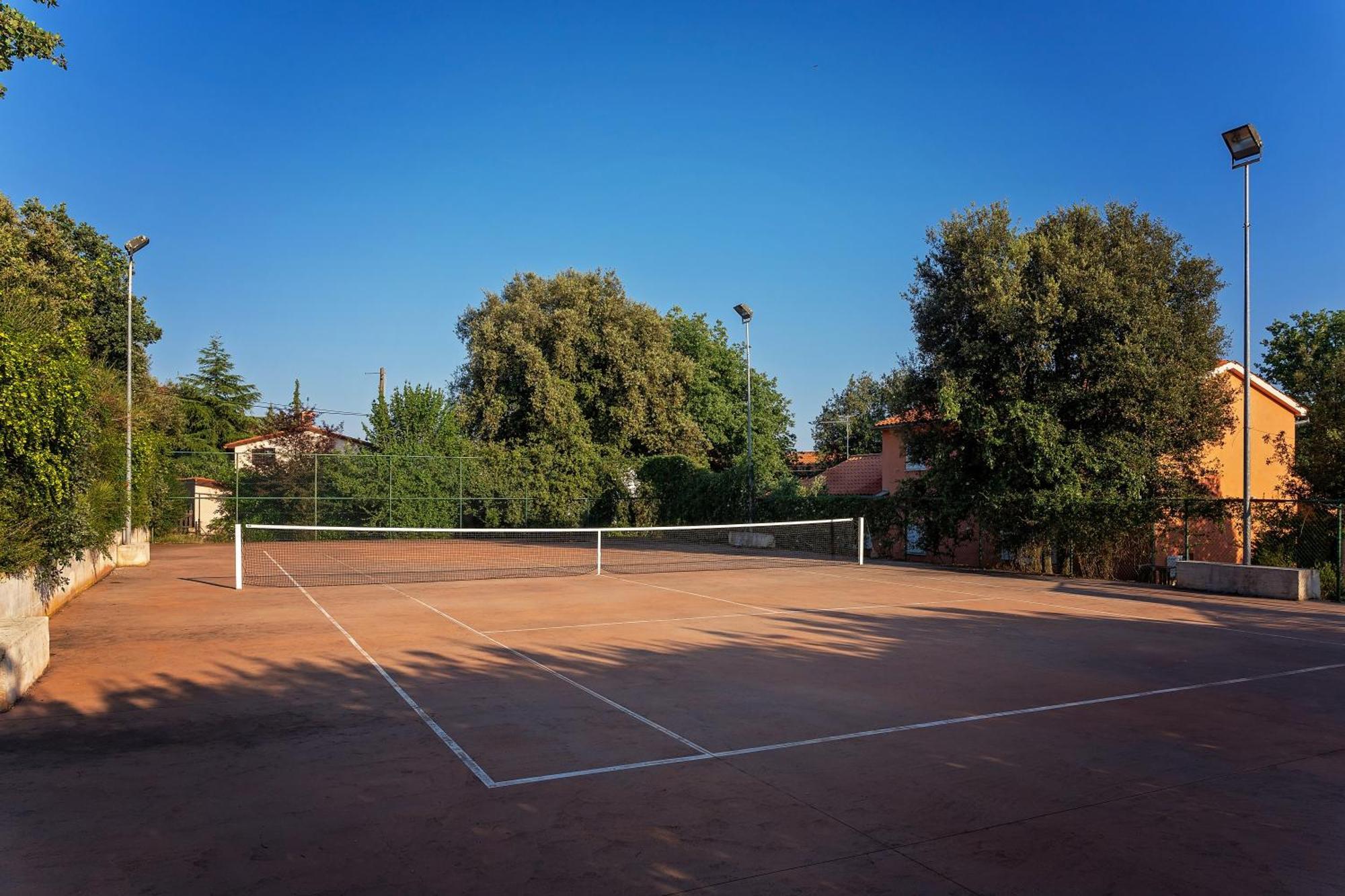 Guesthouse "Barboska" - Big Outdoor Swimming Pool & Private Tennis Court Воднян Экстерьер фото